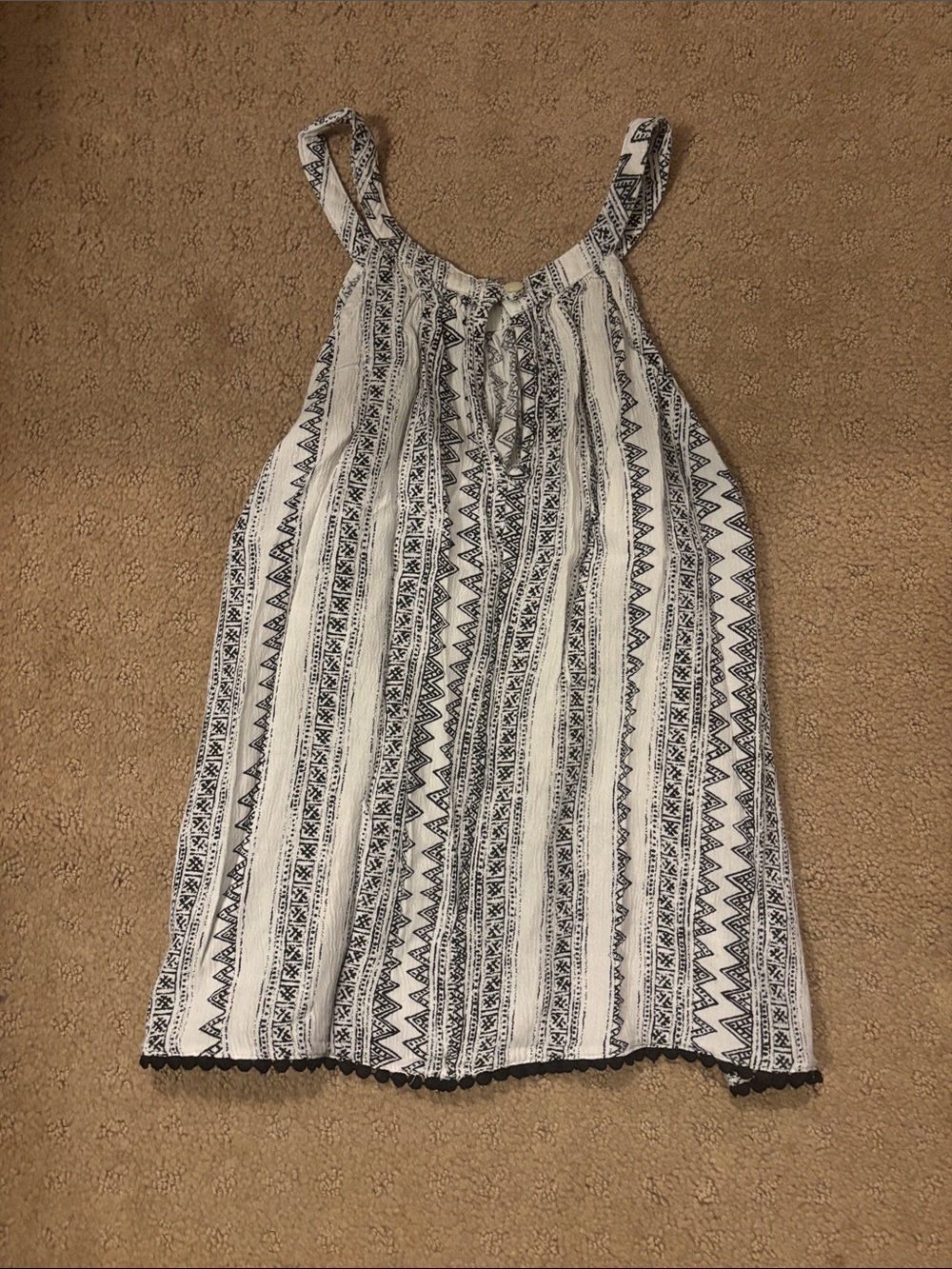 Old Navy Black & White Patterned Girls' Tank Tops - Picture 9 of 10